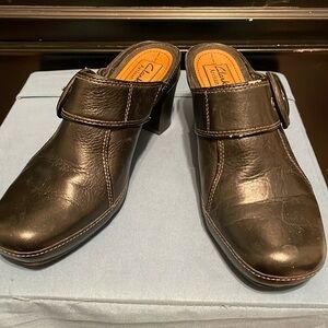 Clarks Heeled Clogs - sz 7